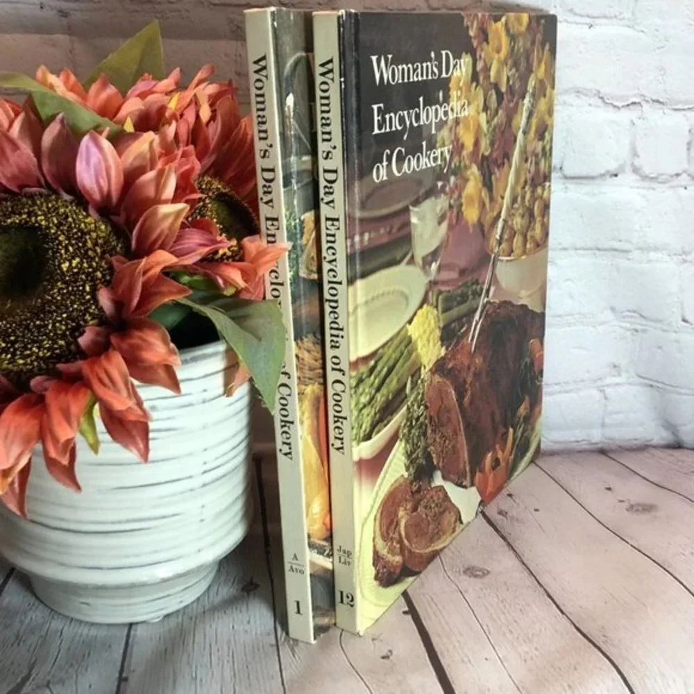 cookbook WOMAN'S DAY ENCYCLOPEDIA OF COOKERY Vintage 1973